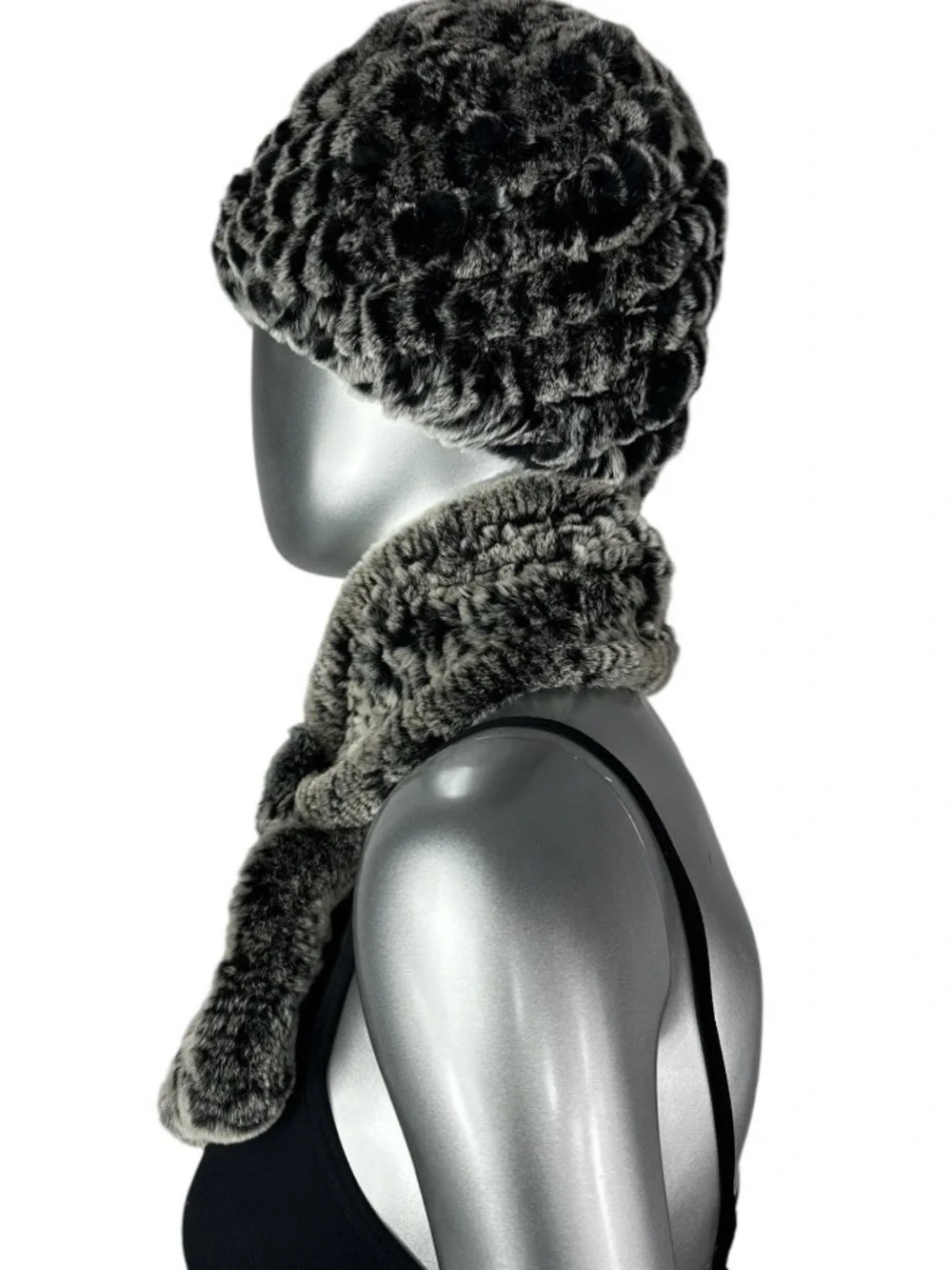 Gray Knitted CHIN-REX RABBIT Hat and Scarf 2 pc Set, One Size, Certified Vintage